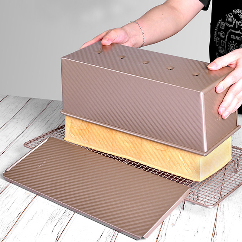 قالب توست للمطبخ مع غطاء، قالب - مراجعة Egg Storage Holder وسعره